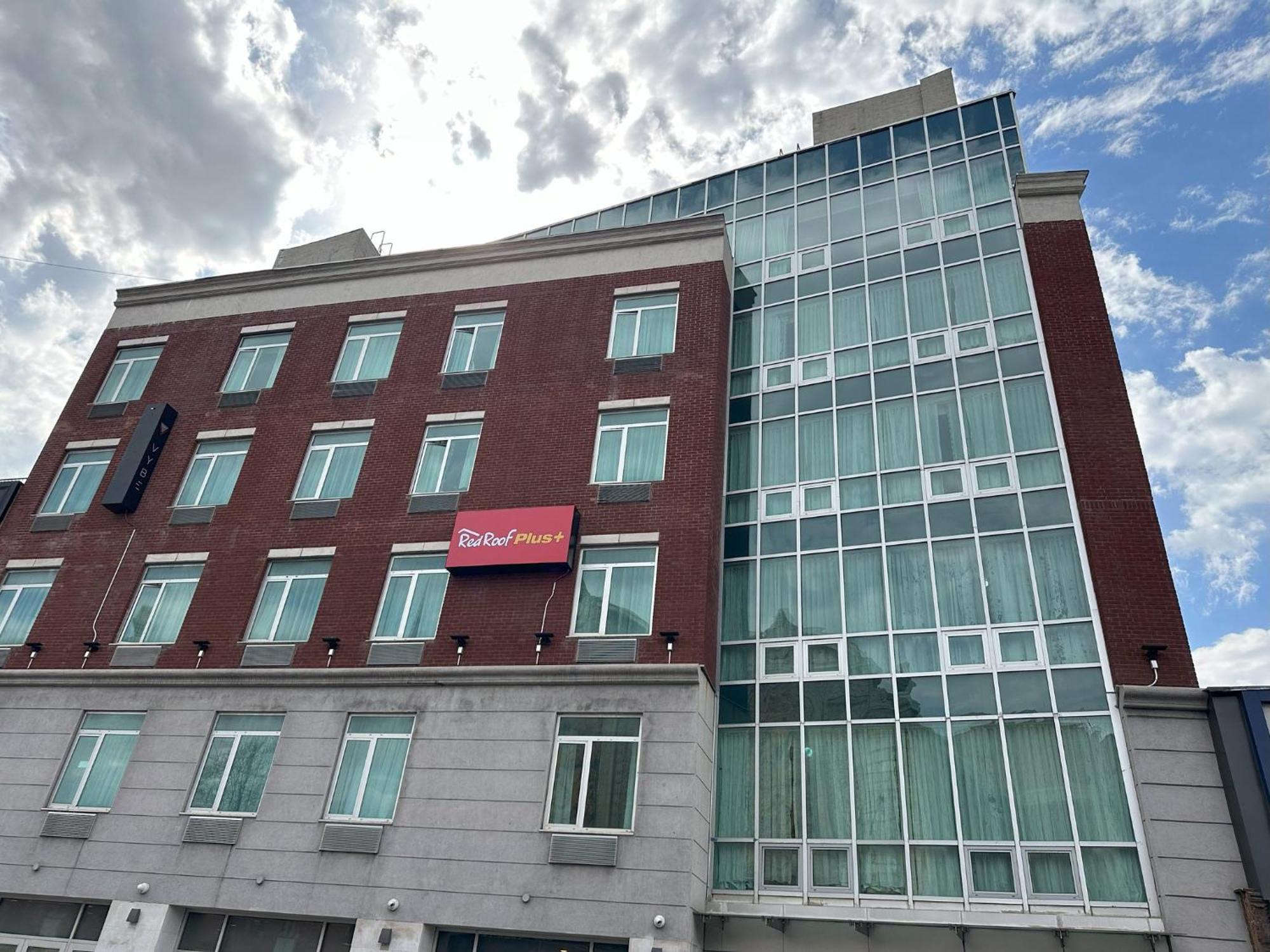Red Roof Plus Brooklyn - Flatbush Ave New York Exterior foto